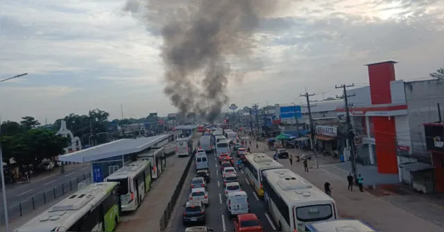 Imagem ilustrativa da notícia VÍDEO: Protesto interdita trecho da BR-316 e deixa trânsito lento