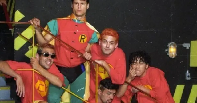 Imagem ilustrativa da notícia 30 anos sem os Mamonas: relembre o sucesso e a tragédia do grupo