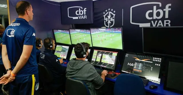 Imagem ilustrativa da notícia O que diz a regra sobre o gol do Remo anulado contra o Atlético