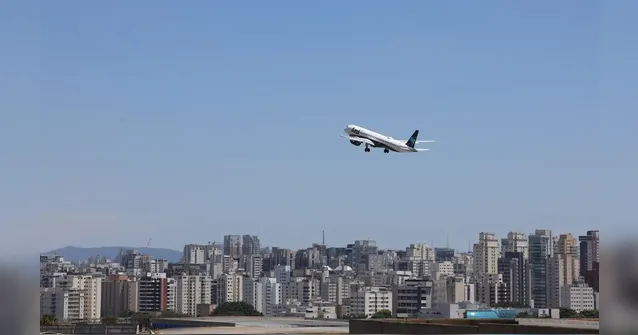 Imagem ilustrativa da notícia Idoso tenta pegar voo com a mulher morta em cadeira de rodas