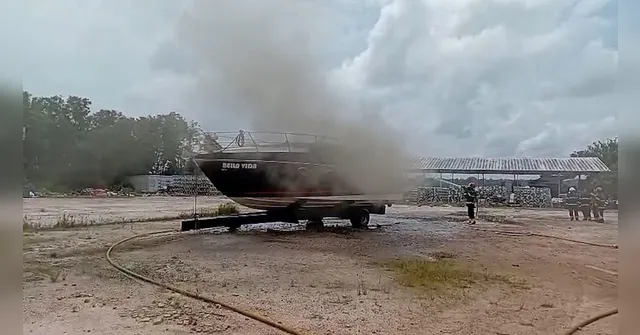 Imagem ilustrativa da notícia Incêndio atinge duas embarcações na Bernardo Sayão