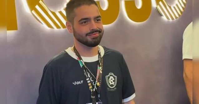 Imagem ilustrativa da notícia VÍDEO: Filho do Faustão curte a Sapucaí com a camisa do Remo