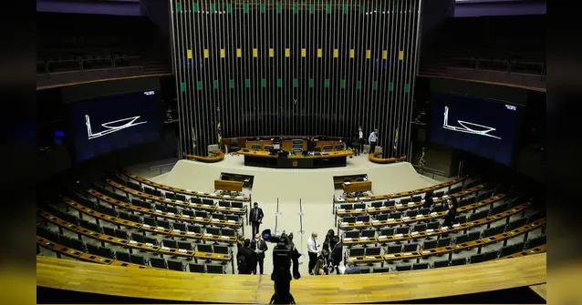 Imagem ilustrativa da notícia Concurso da Câmara: Salário passa de R$ 21 mil e inscrições abrem nesta quinta, 29