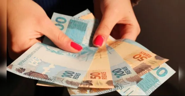 Imagem ilustrativa da notícia Brasileiros terão pagamento extra mensal; veja quem tem direito