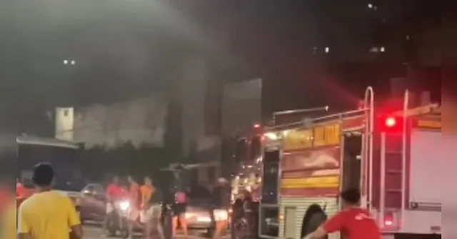 Imagem ilustrativa da notícia Incêndio em loja assusta moradores no bairro da Pedreira