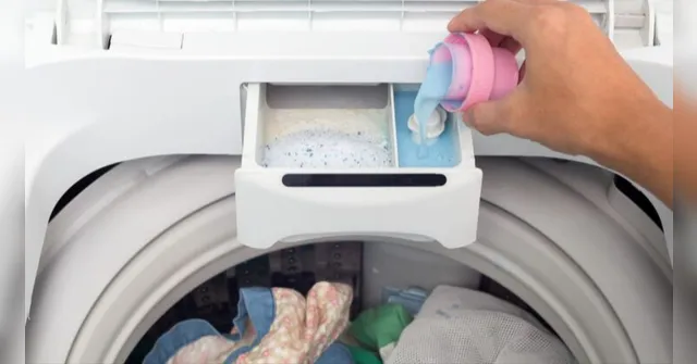 Imagem ilustrativa da notícia  Põe sabão demais na máquina de lavar? Veja o que acontece se exagerar