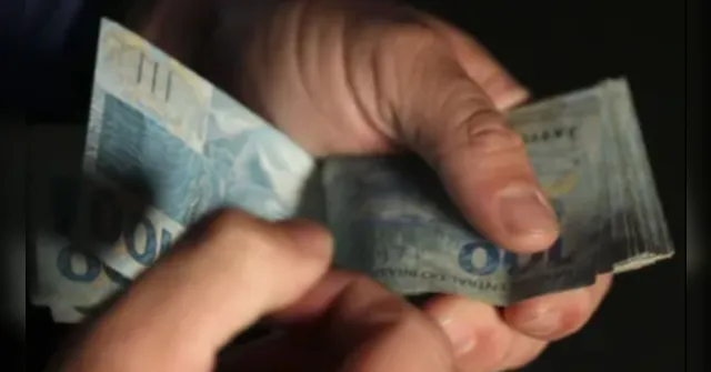 Imagem ilustrativa da notícia Governo libera FGTS retido de quem optou pelo saque-aniversário