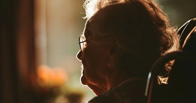 Imagem ilustrativa da notícia Idosos podem receber pensam de filhos e netos; saiba como solicitar