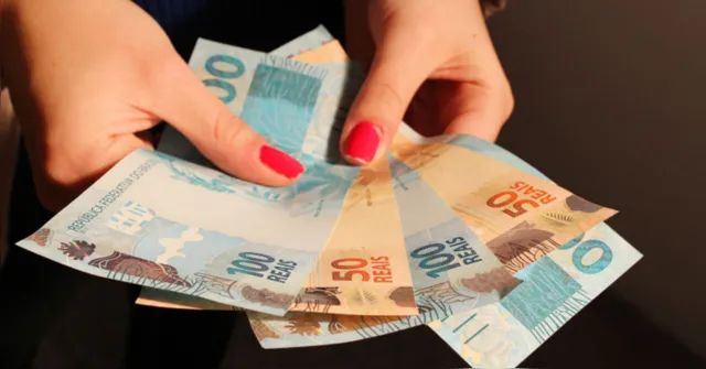 Imagem ilustrativa da notícia Quando vai cair o pagamento da segunda parcela do 13° dos servidores do Pará? Confira 