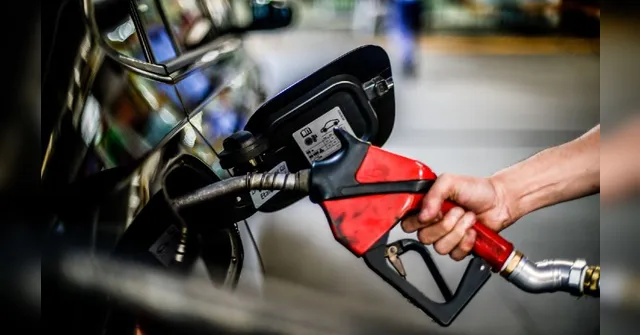 Imagem ilustrativa da notícia Cessar-fogo entre EUA e Irã derruba preço do petróleo e impacta Brasil