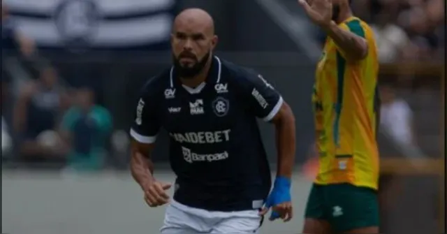 Imagem ilustrativa da notícia Remo empata com Monte Roraima sob chuva no Baenão e é vaiado pela torcida