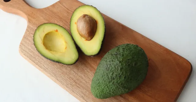 Imagem ilustrativa da notícia Como conservar abacate depois de cortado? Aprenda truques fáceis