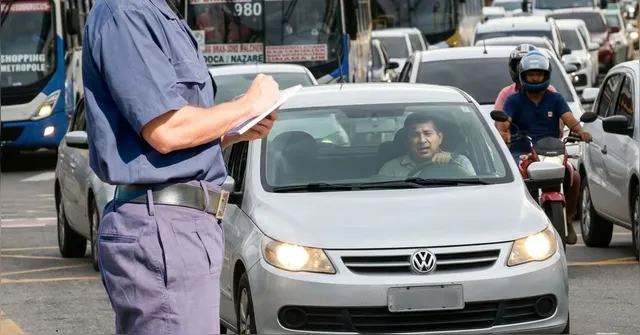 Imagem ilustrativa da notícia Nova regra da Lei do farol: veja como evitar multa e pontos na CNH