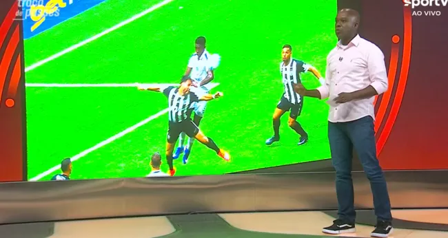 Imagem ilustrativa da imagem Analista da Globo diz que gol do Remo não deveria ser anulado