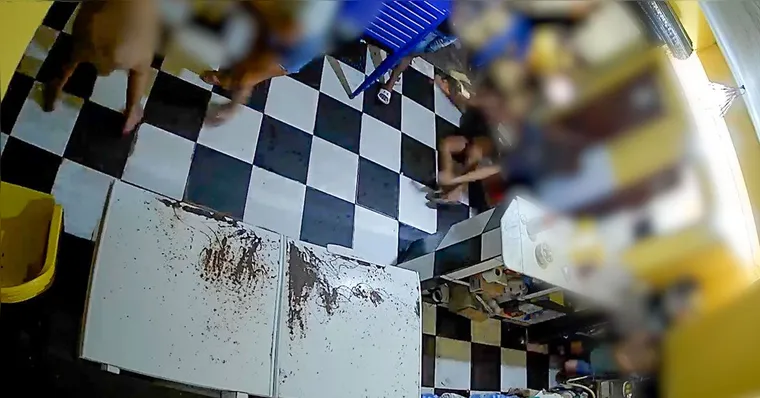 Imagem ilustrativa da notícia Homem é morto a tiros em bar na Condor