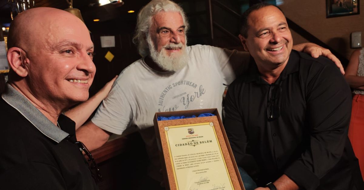 O empresário Gualberto Dedini recebeu o título de “Cidadão de Belém”, da
Câmara de Belém.