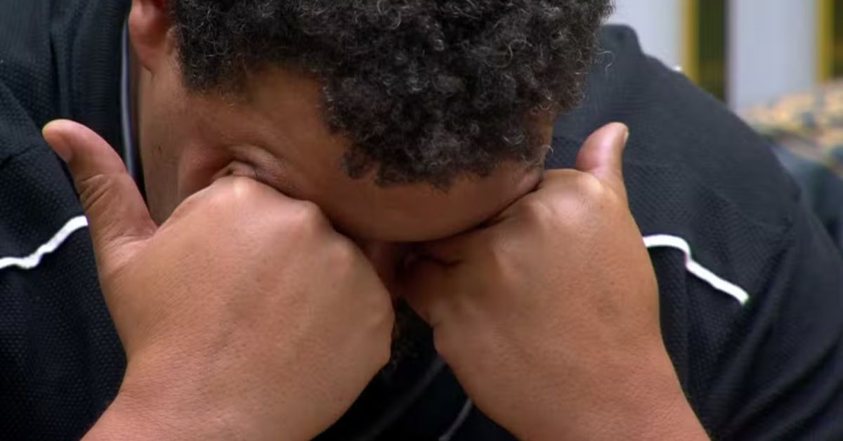 Choro de Babu Santana antes do dia do Paredão