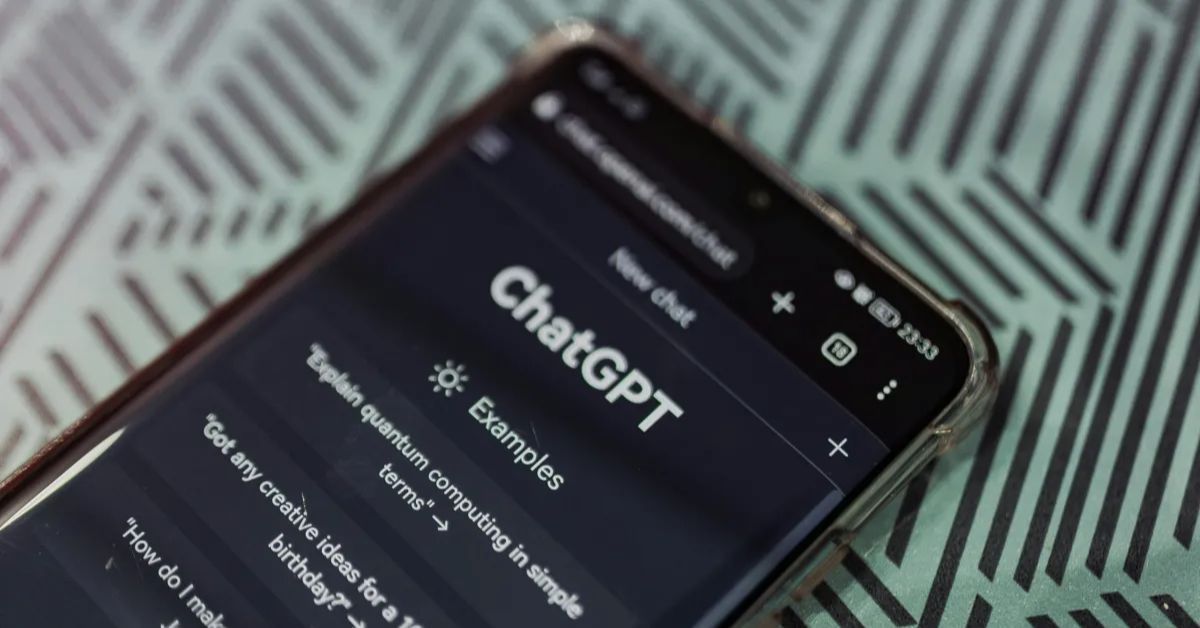 Usuários enfrentam instabilidade nos serviços da OpenAI, incluindo ChatGPT, com dificuldades de acesso e lentidão. A empresa investiga a causa do problema.