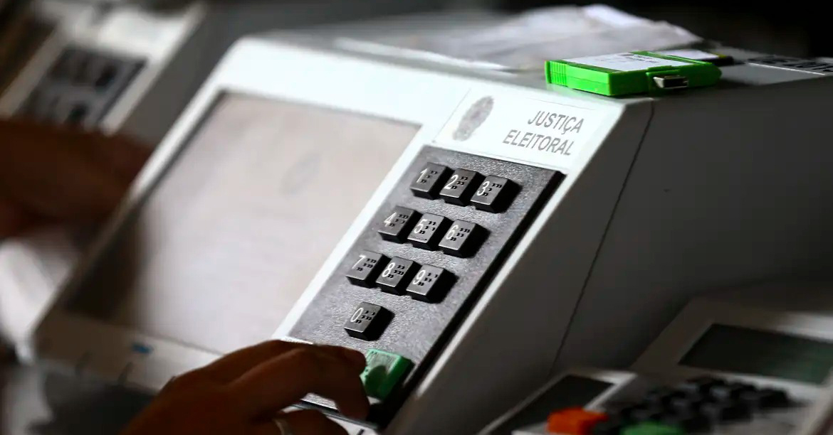 Prazos de desincompatibilização se encerram.