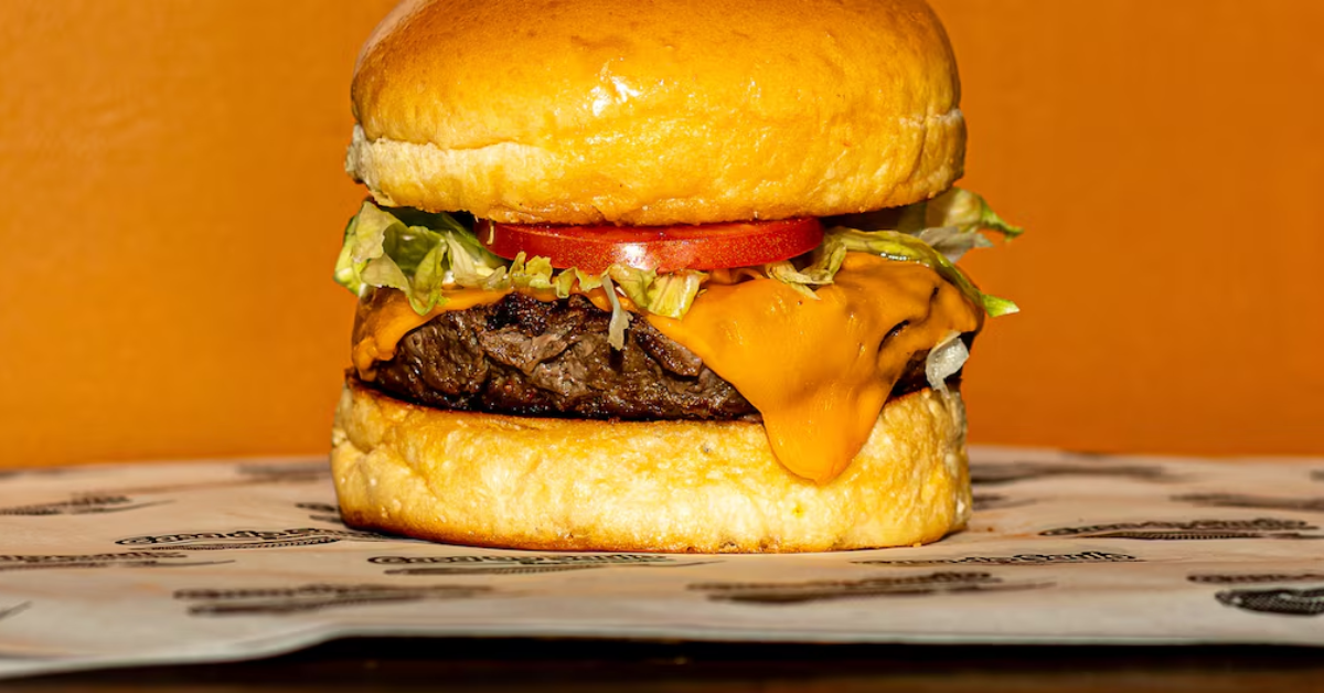 Casa do Saulo Burguer chega a Belém.
