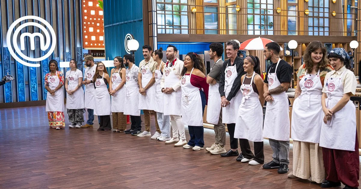 Participante do MasterChef Brasil, Marcelo Pereira criticou a produção do reality e ironizou a realização da prova de repescagem em grupo.