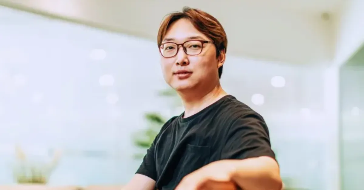 YoungHoon Kim, reconhecido internacionalmente pelo alto QI, viralizou ao defender a Bíblia e a fé cristã nas redes sociais.