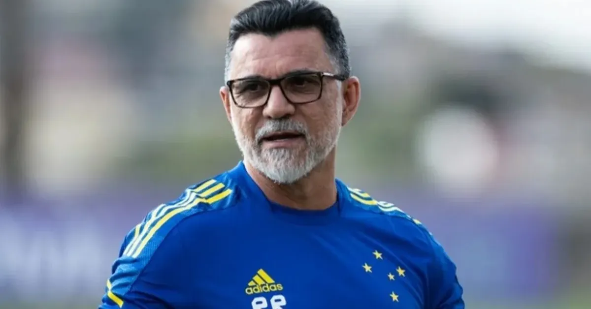 Ricardo Rocha foi detido durante procedimento de imigração no Aeroporto do Galeão, mas regularizou a pendência e seguiu viagem para os Estados Unidos.