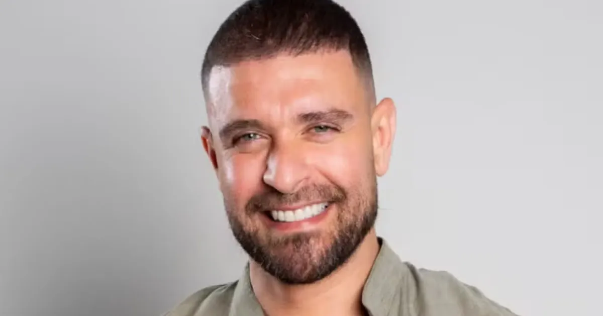 Diogo Nogueira segue em tratamento para recuperar a voz após sucessivos problemas de saúde que afetaram suas cordas vocais.