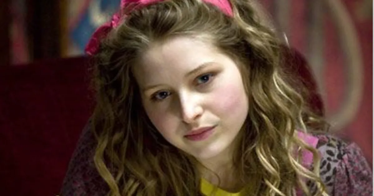 A atriz de Harry Potter Jessie Cave afirma que mudou a vida da família após passar a produzir conteúdo para o OnlyFans.