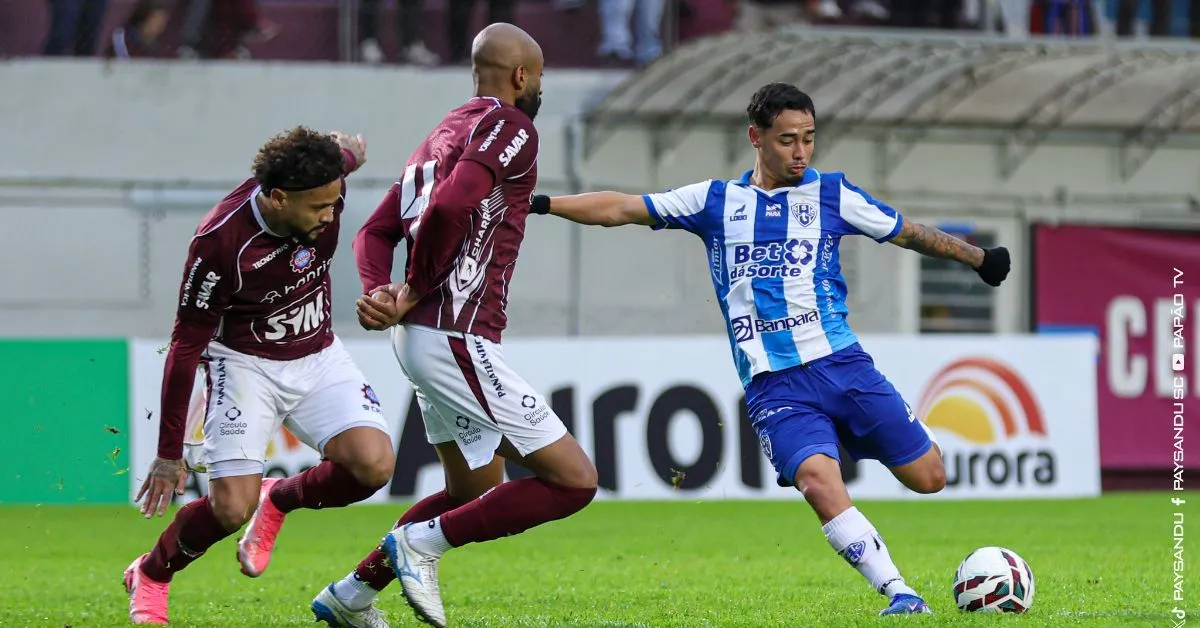 Papão mão jogou bem, mas arbitragem roubou a cena