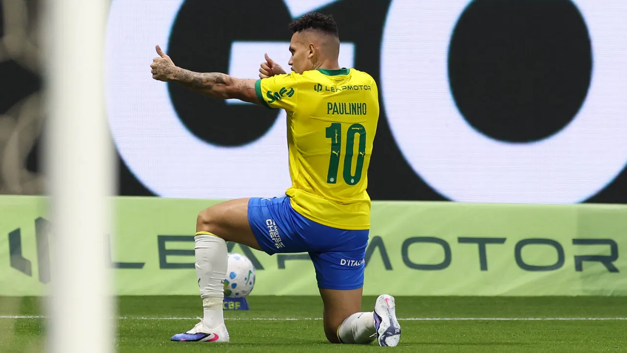 Paulinho garantiu mais três pontos ao Verdão