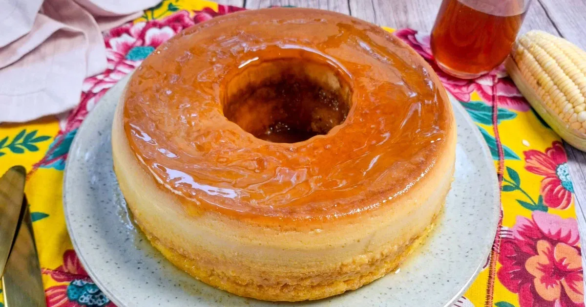O bolo de pudim de milho com fubá é uma verdadeira surpresa no forno