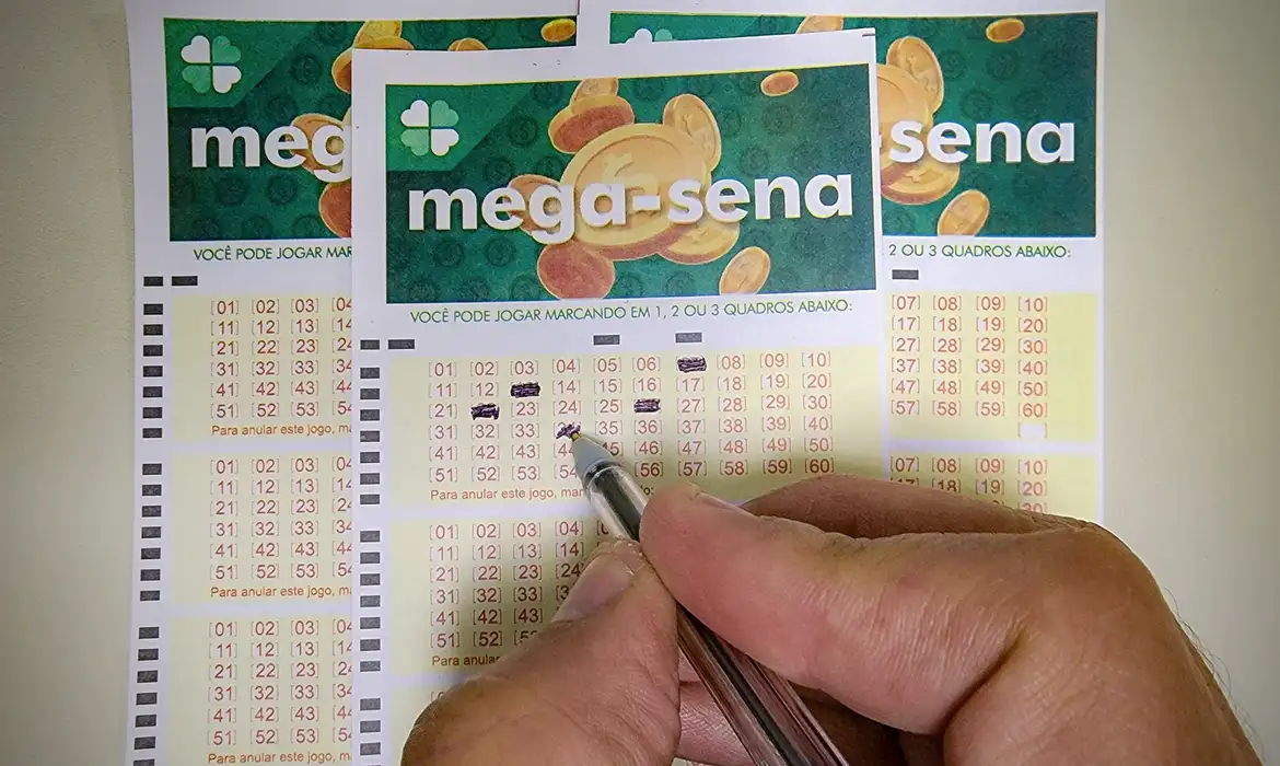Mega-Sena acumula e próximo sorteio pode ter prêmio de R$ 100 milhões. Confira os resultados e como apostar.