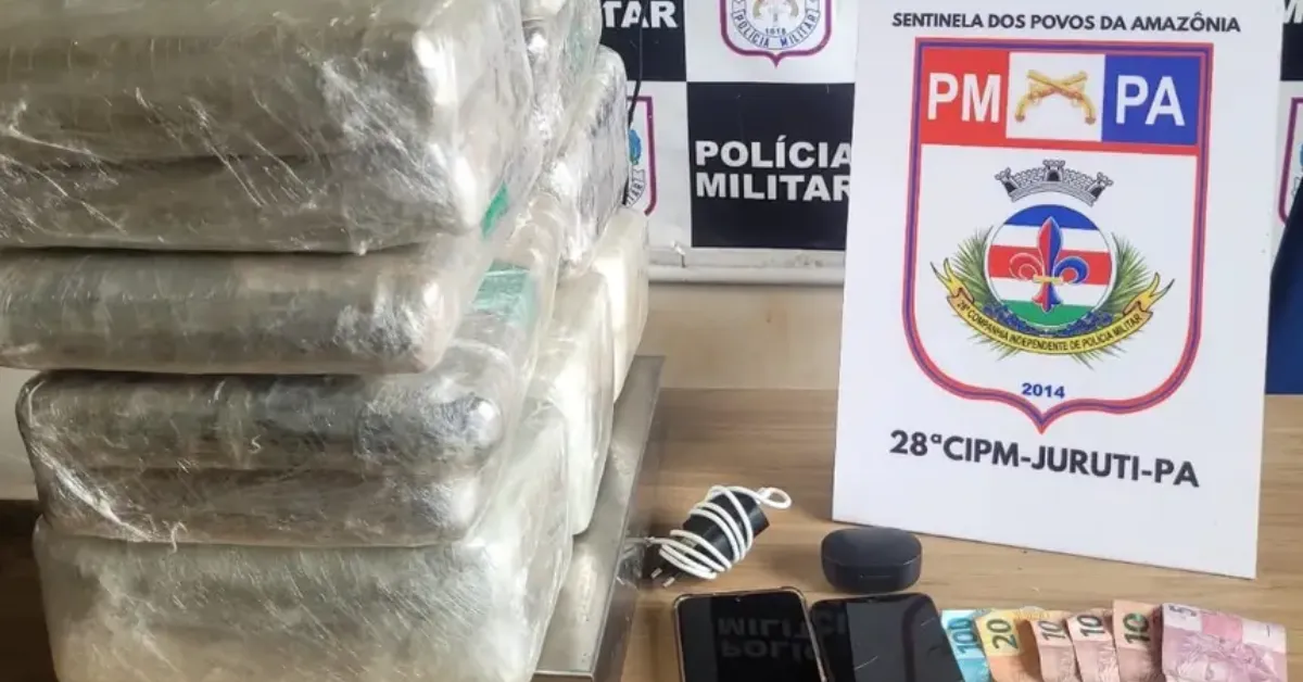 17 tabletes de skunk, totalizando quase 20 quilos de skunk, foram apreendidos pela PM durante abordagem na PA-257, em Juruti, no Oeste do Pará.