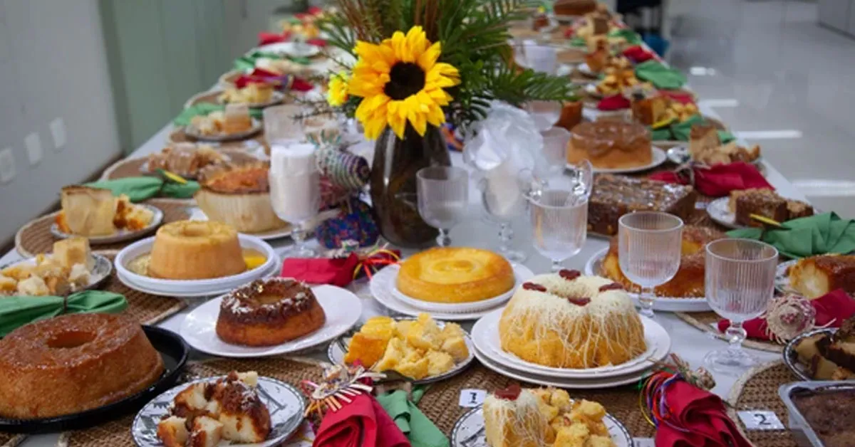 A mesa onde ficaram os ovos foi decorada com itens da Home Center Ferreira Costa