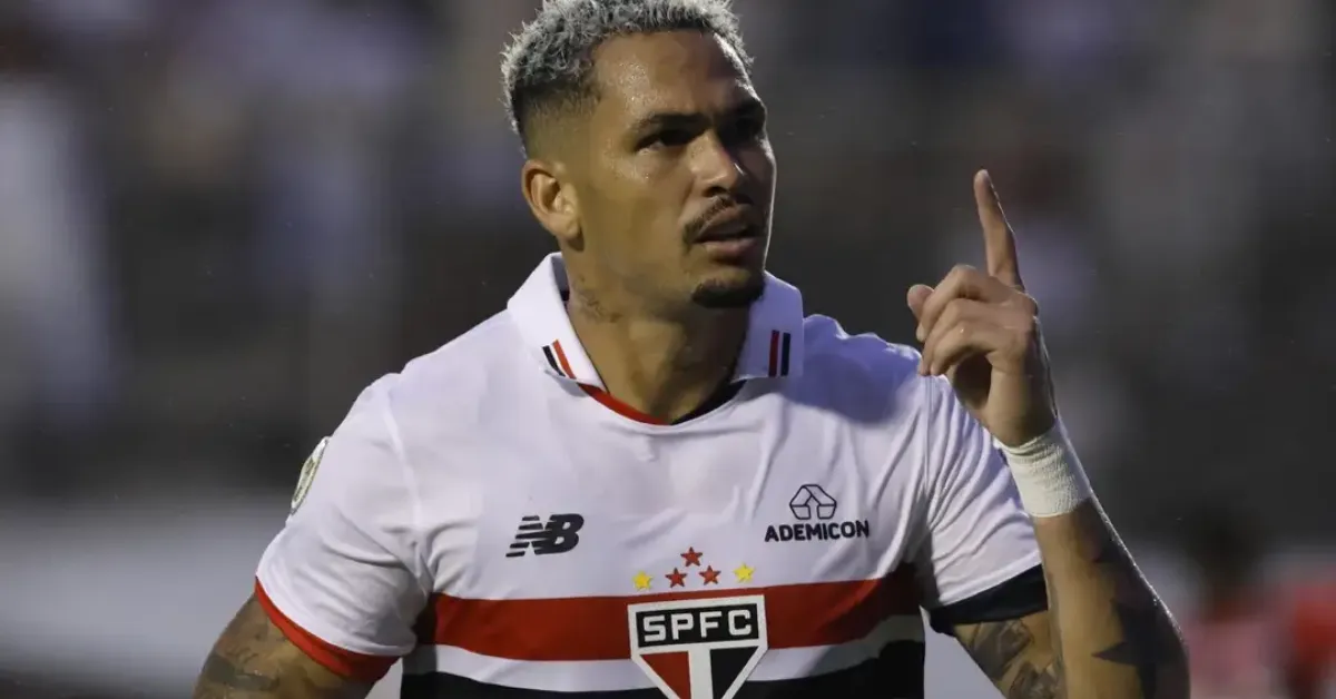 Luciano marcou, sentiu problema físico durante a comemoração e ainda recebeu cartão amarelo após confusão com Justino.
