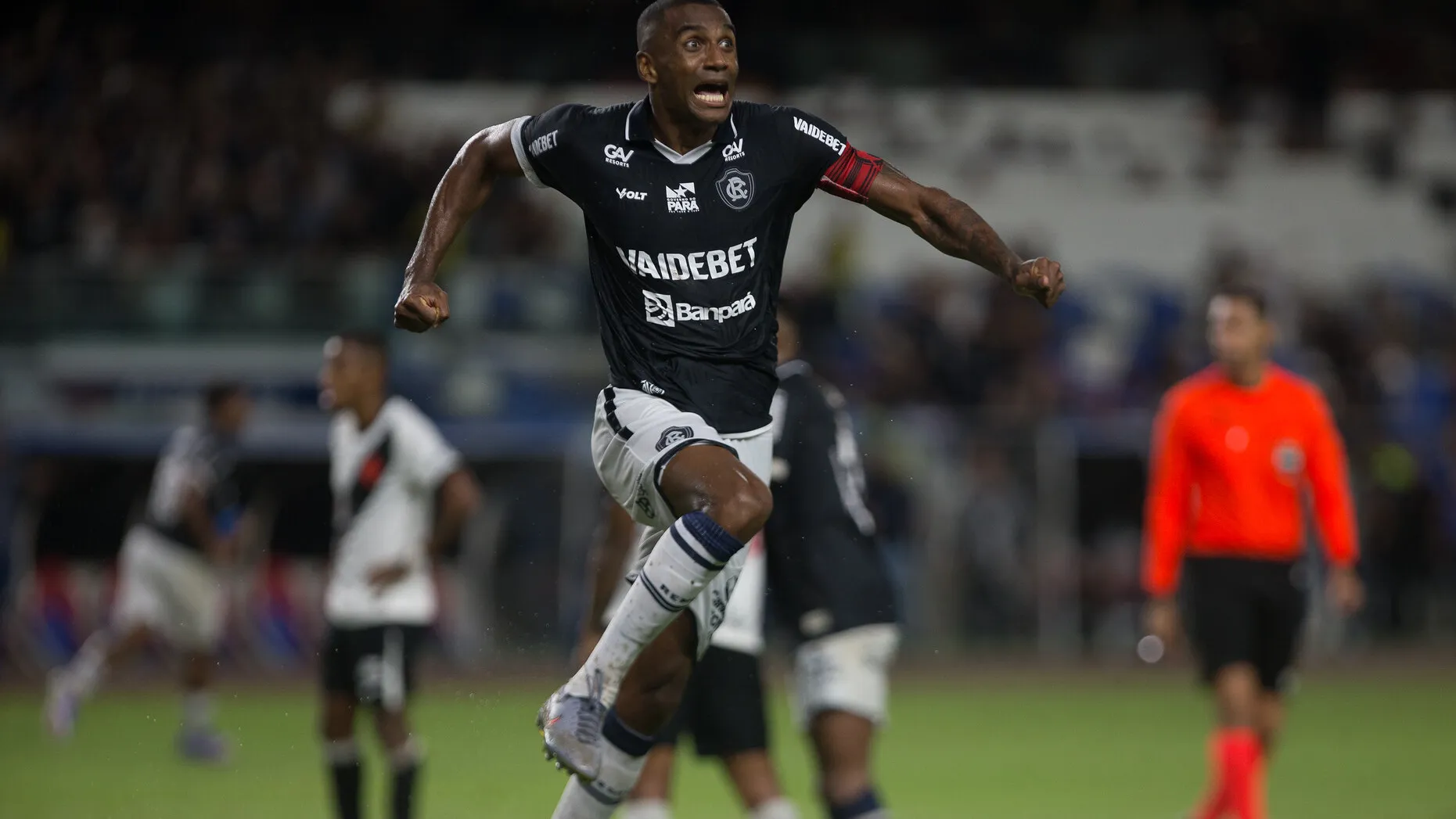 Após pausa de 54 dias, Remo se prepara para o segundo turno da Série A contra o Ituano. Zagueiro Marllon fala sobre a importância do jogo-treino e retomada do Brasileirão.