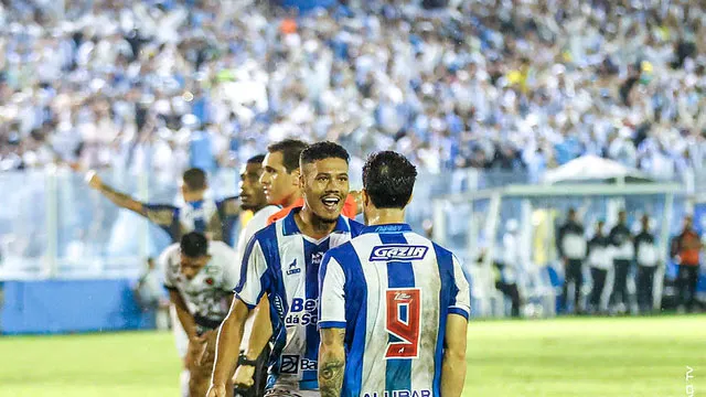 A presença maciça da torcida bicolor impulsiona o Paysandu na Série C. C