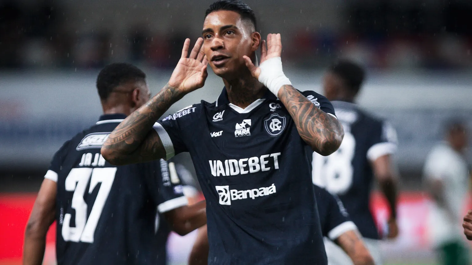 Alef Manga é a esperança de gols do Leão Azul.