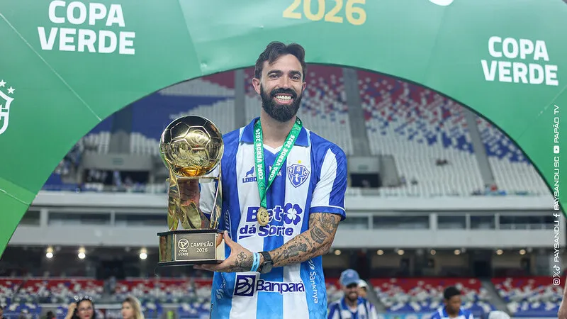 Matheus Vargas celebrou com os companheiros e seguirá para recuperação da grave lesão sofrida.