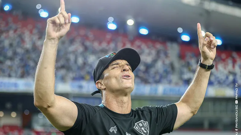 Júnior Rocha reafirma seu compromisso com o Paysandu, apesar do interesse do Ceará.