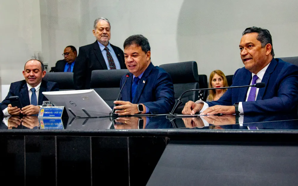 Imagem ilustrativa da notícia: Alepa aprova 11 projetos em sessão ordinária desta semana