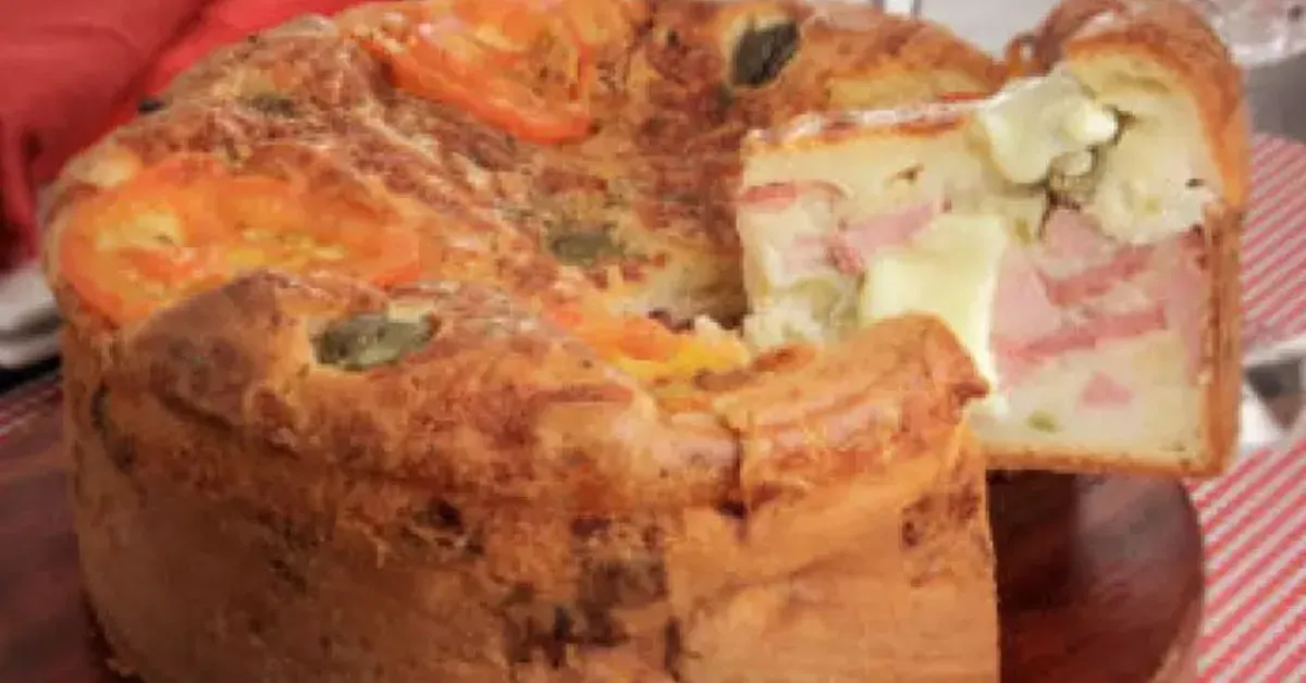 Torta-pizza de presunto e calabresa pronta em 40 minutos