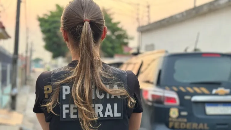 Polícia Federal prende condenado por tráfico em Trairão e apreende ouro de origem irregular durante abordagem.