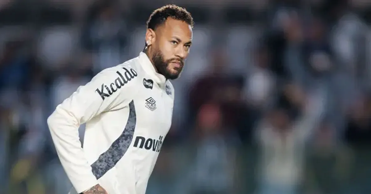 Neymar também se pronunciou sobre rumores de uma suposta cobrança aos outros jogadores no vestiário