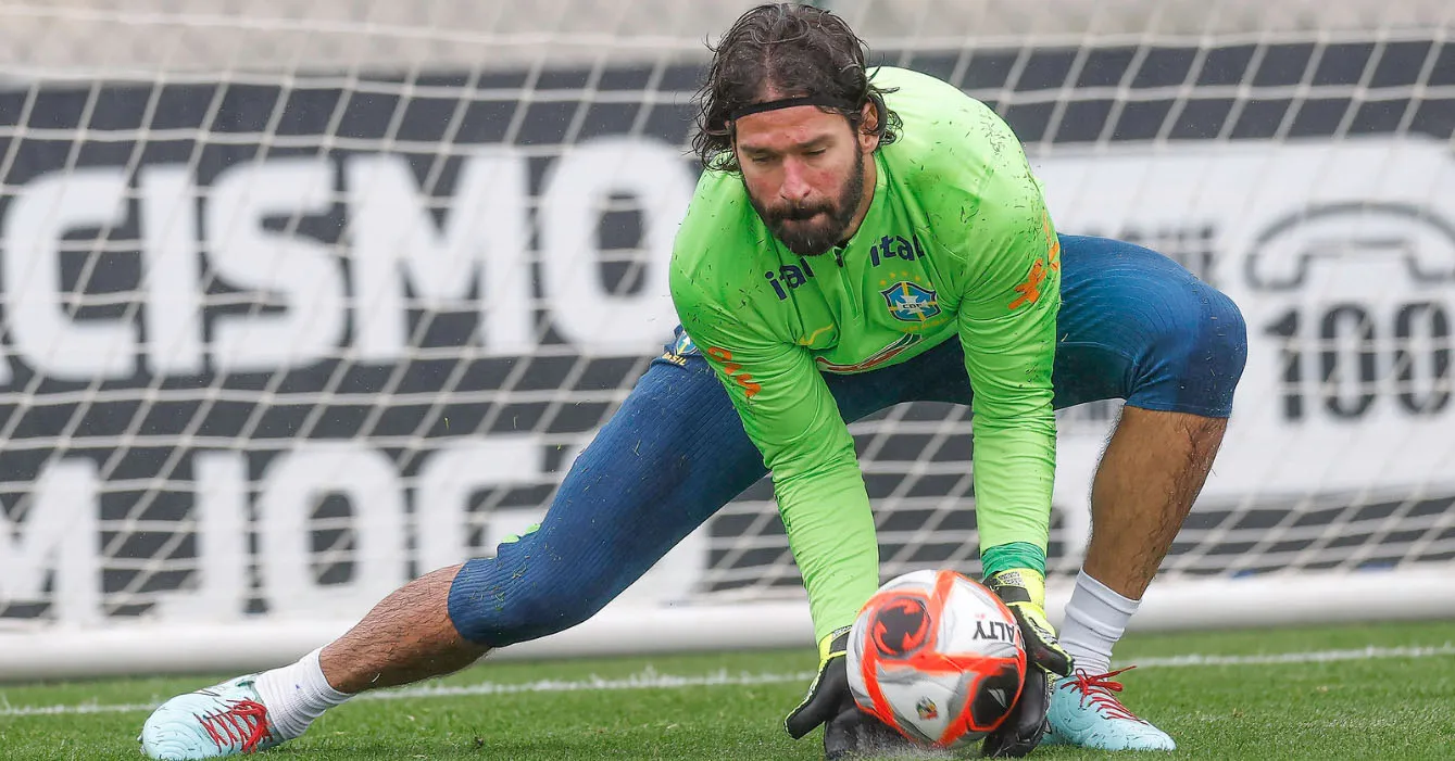 Alisson já tem o 13º jogo na mira.