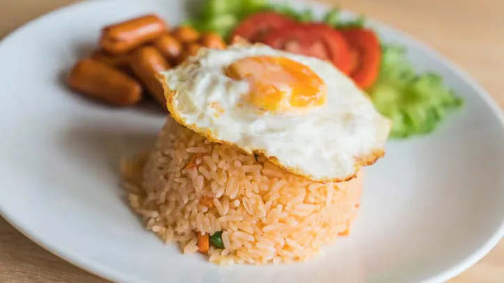 Imagem ilustrativa da notícia: Arroz com ovo pode equivaler à carne vermelha em benefícios proteicos