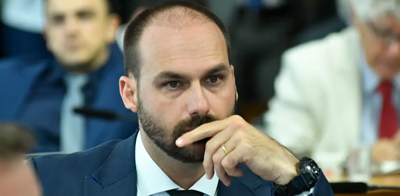 O STF inicia o julgamento de Eduardo Bolsonaro por coação à Justiça. Entenda as implicações desse processo.