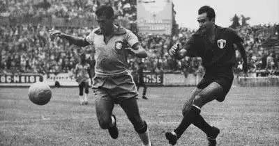 A estreia da camisa mais temida da história