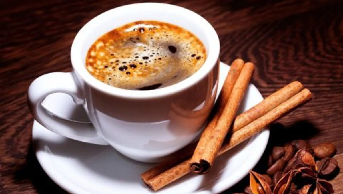 A combinação além de deixar a experiência matinal ainda mais agradável, ajuda a reduzir a vontade de exagerar no açucar, deixando o café naturalmente mais aromático e interessante para o paladar.